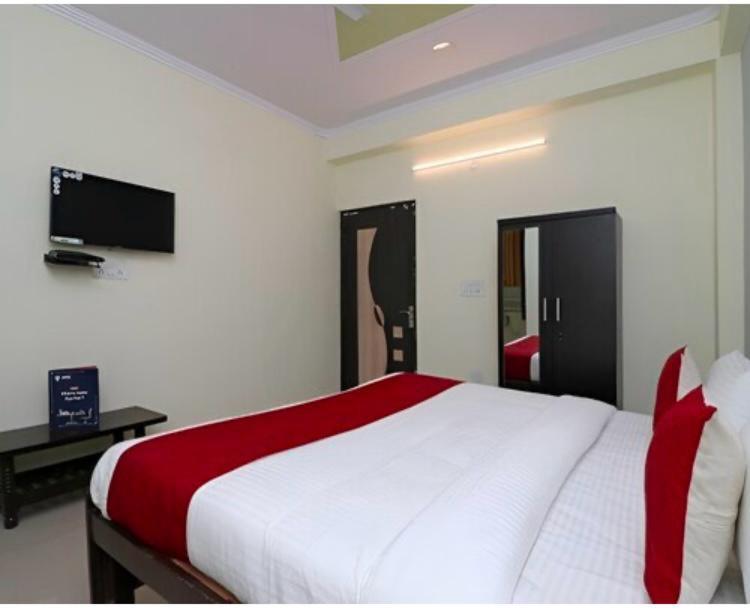 Hotel Aditya Residency Near Sector 63 Metro Station Noida Exterior foto